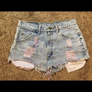 High waisted Wranger denim shorts
